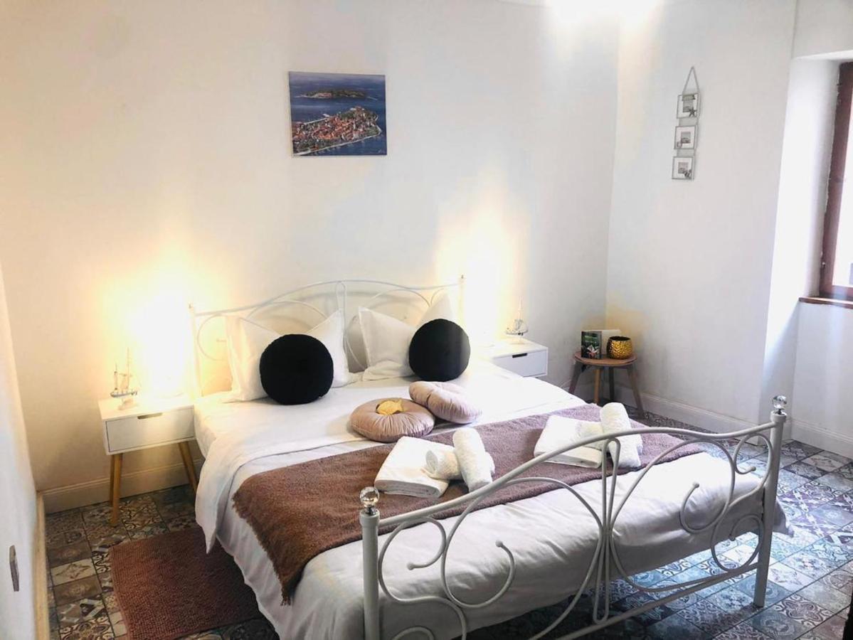 Istrian Stone House In The Heart Of The Beautiful Fishing Village Fazana - Only Few Steps From The Sea And The Wonderful Beach - Incl Plasma-Quad-Plus-Filter Against C O V I D Экстерьер фото