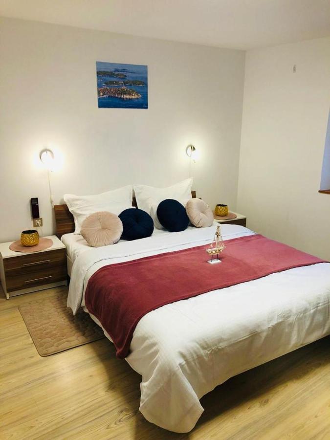 Istrian Stone House In The Heart Of The Beautiful Fishing Village Fazana - Only Few Steps From The Sea And The Wonderful Beach - Incl Plasma-Quad-Plus-Filter Against C O V I D Экстерьер фото